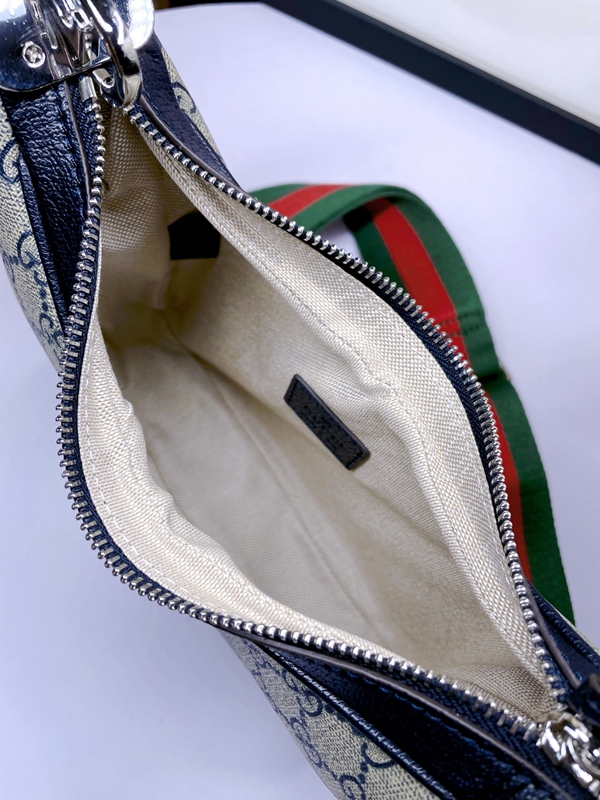 激安グッチバッグコピー着用イメージ